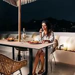 Lägenhetshotell Emery 4*