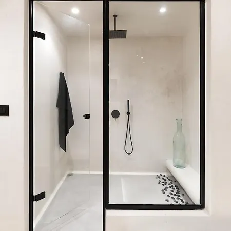 Emery Suites 4*