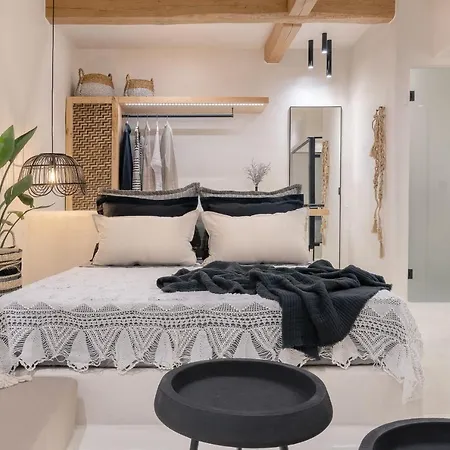Emery Suites 4* Naxos City