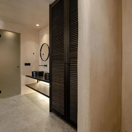Emery Aparthotel Naxos City