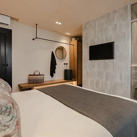 Emery Apartahotel 3*