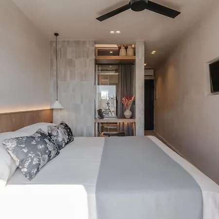 Emery Apartahotel 3*