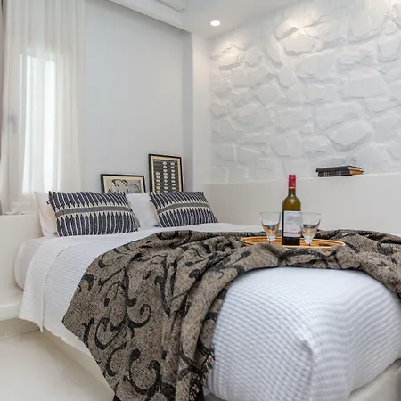 Emery Suites Naxos City